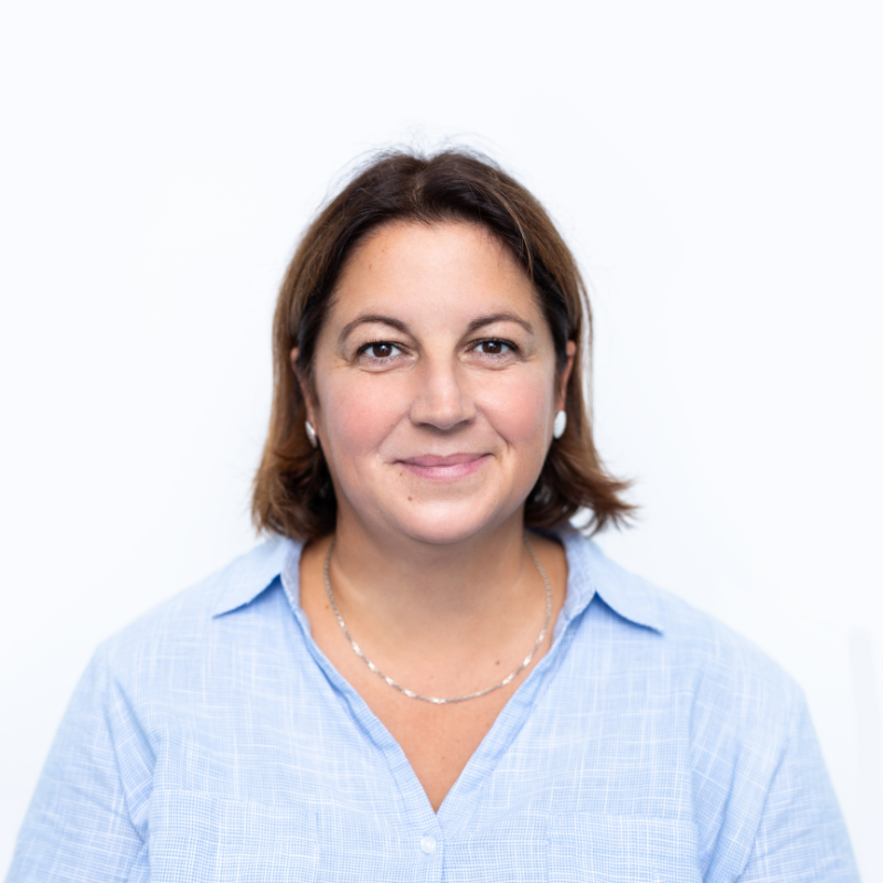 Diana Basile, verantwortlich für Personalwesen und Datenschutz bei STURM Isotech, fördert Teamstärke und sicheren Umgang mit Mitarbeiterdaten